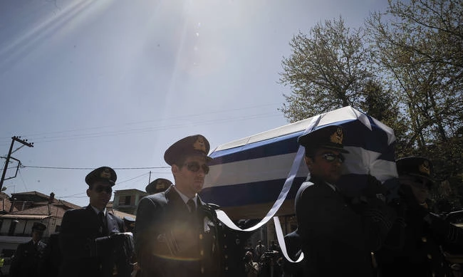 Συγκλονίζει ο ξάδελφος του Γιώργου Μπαλταδώρου: Δεν τον αφήνουμε μόνο του- Ξενυχτάμε στο μνήμα του (βίντεο)